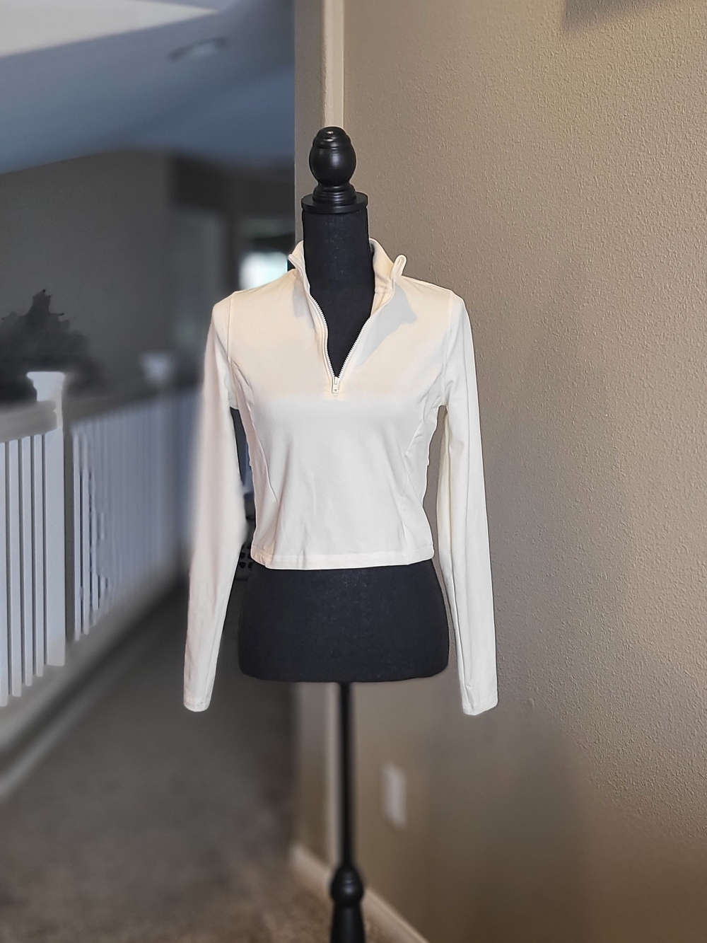 PINK Victoria's Secret Ivory/Off-White Half-Zip Cropped Long Sleeve Pullover